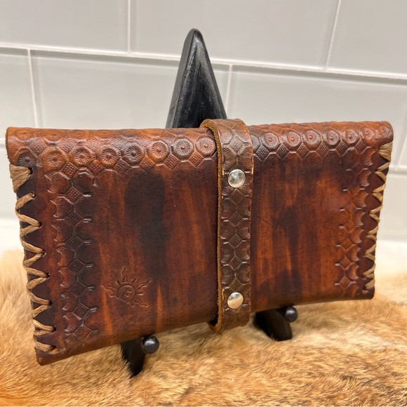 Genuine Thick Leather Hand Tooled Stylish Wallet Purse with Buckle Closure NWOT - Picture 5 of 11